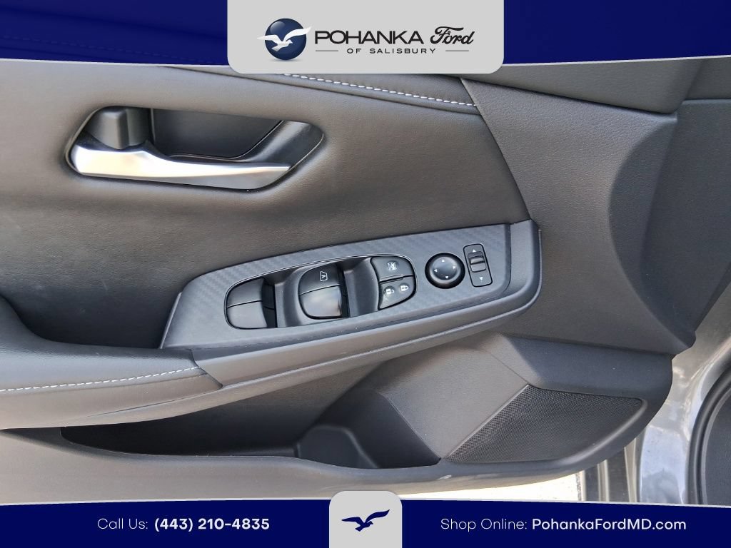 Used 2025 Nissan Sentra SV FWD image 10