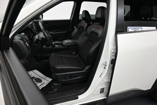 Used 2024 Nissan Pathfinder Rock Creek AWD/4WD image 11