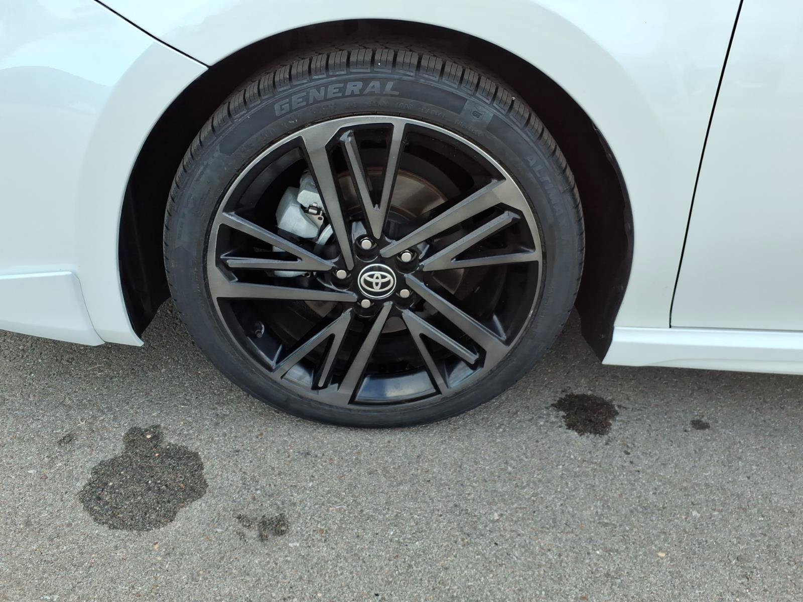 Used 2025 Toyota Camry XSE FWD image 9