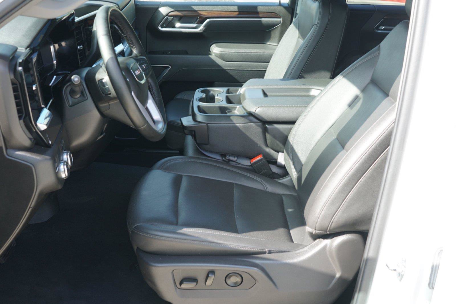 Used 2025 GMC Sierra 1500 SLT RWD image 10