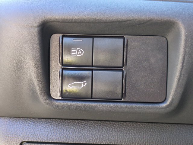 Used 2022 Toyota Highlander XLE FWD image 21