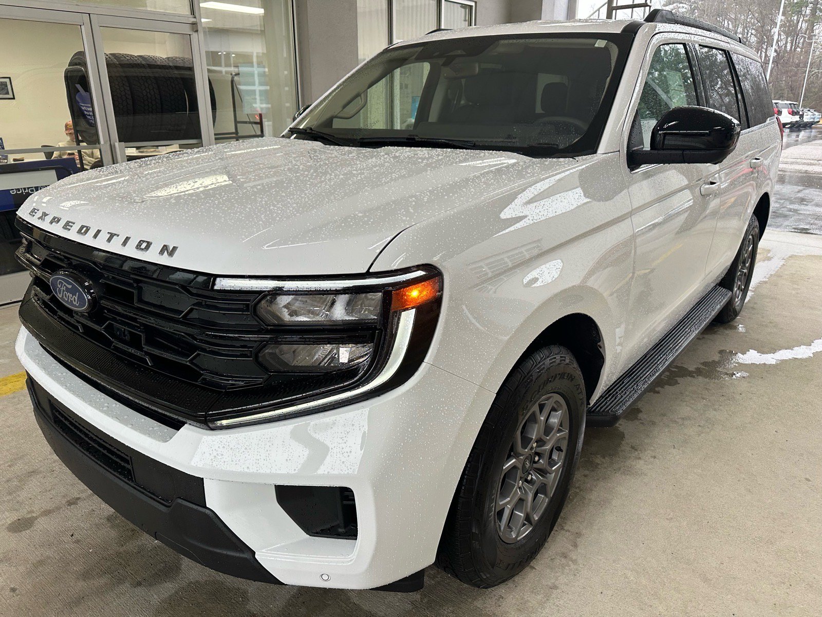 Certified 2025 Ford Expedition Active RWD image 3