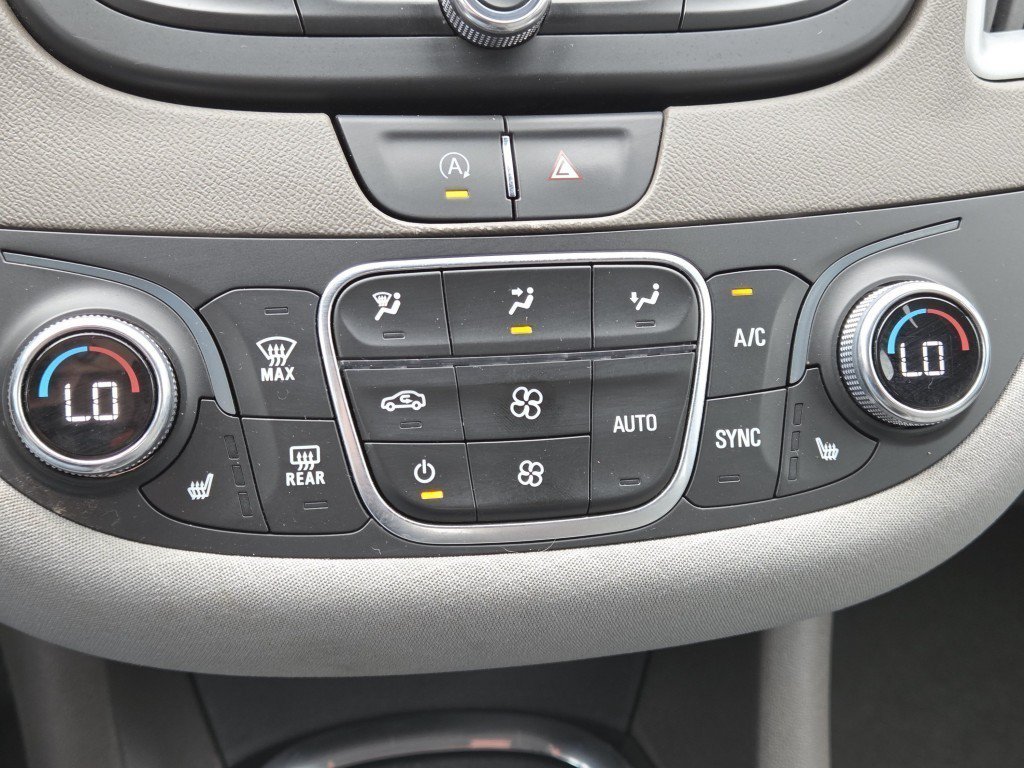Used 2022 Chevrolet Malibu LT FWD image 33