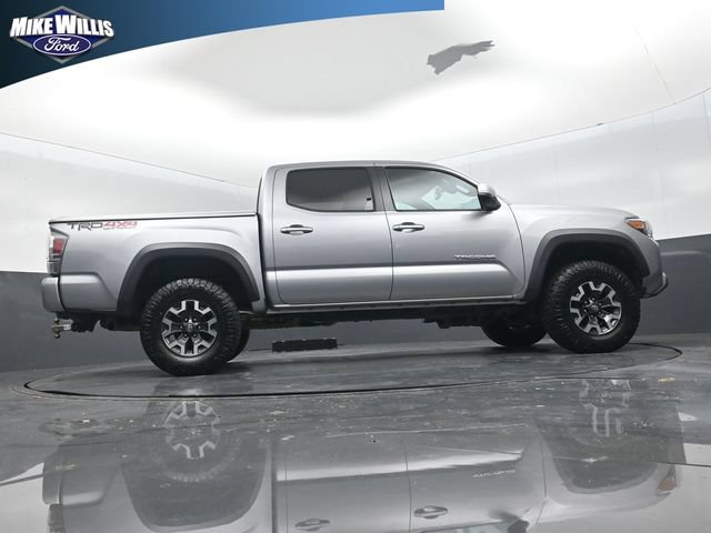 Used 2020 Toyota Tacoma TRD Off-Road w/ Technology Package AWD/4WD image 24