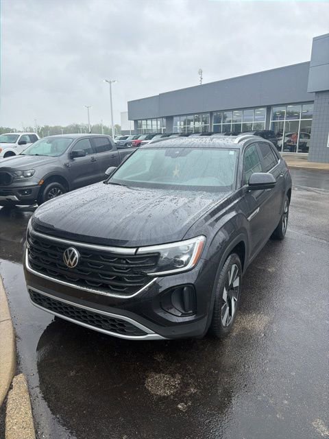 Used 2024 Volkswagen Atlas Cross Sport SE AWD/4WD image 2