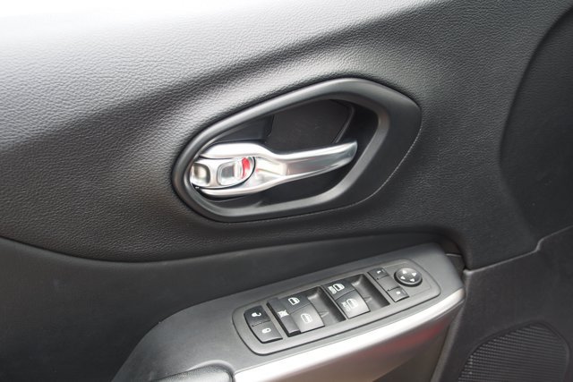 Used 2021 Jeep Cherokee Latitude Lux 80th Anniv w/ Quick Order Package 26U 80TH AWD/4WD image 20