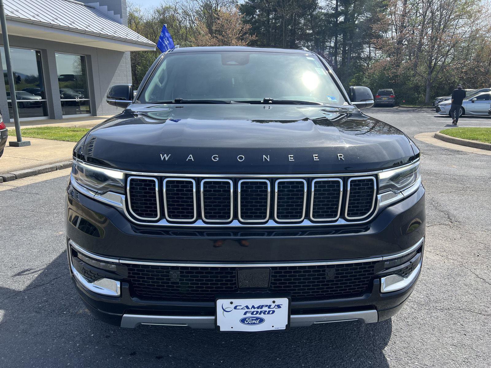 Used 2023 Jeep Wagoneer Series II AWD/4WD image 8