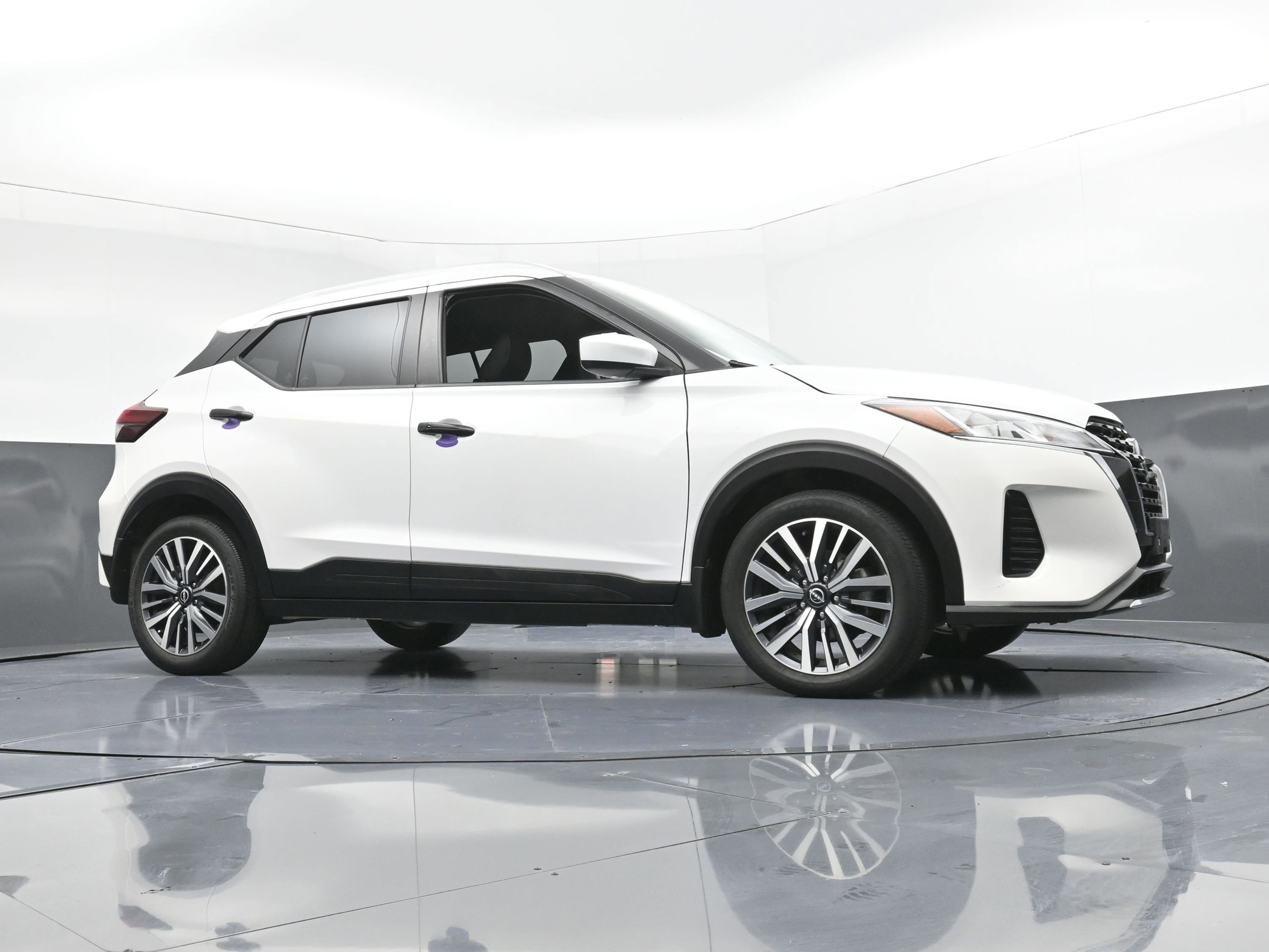 Used 2022 Nissan Kicks SV image 21