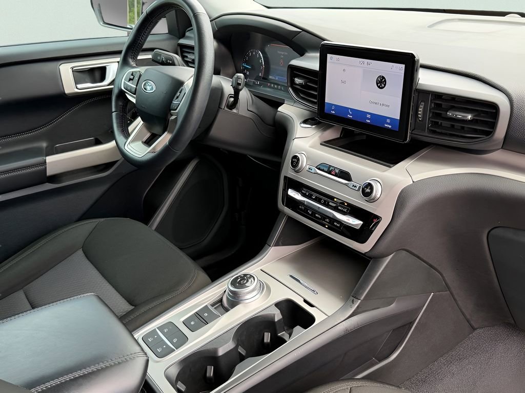 Certified 2023 Ford Explorer XLT RWD image 11