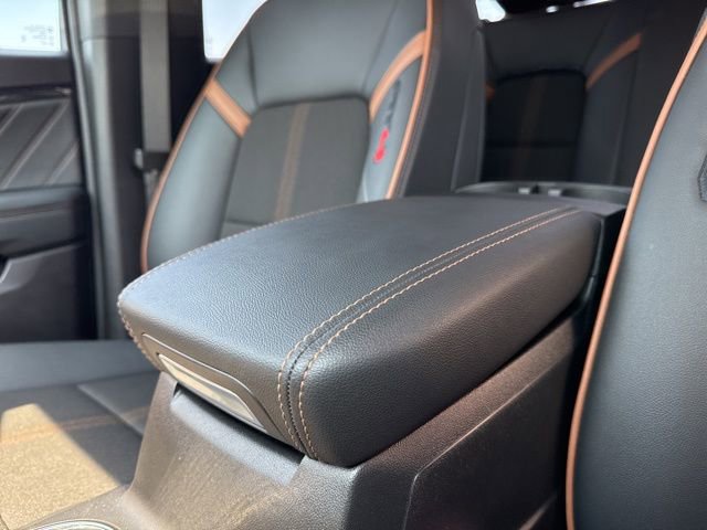 Used 2025 GMC Canyon AT4 image 20