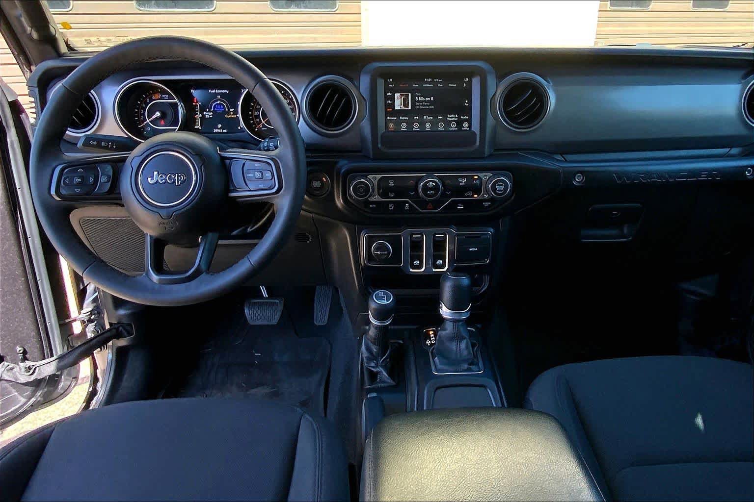 Used 2023 Jeep Wrangler Sport AWD/4WD image 16
