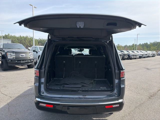 Used 2023 Jeep Wagoneer Base image 12