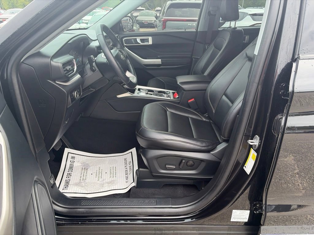 Certified 2023 Ford Explorer XLT w/ Equipment Group 202A AWD/4WD image 10