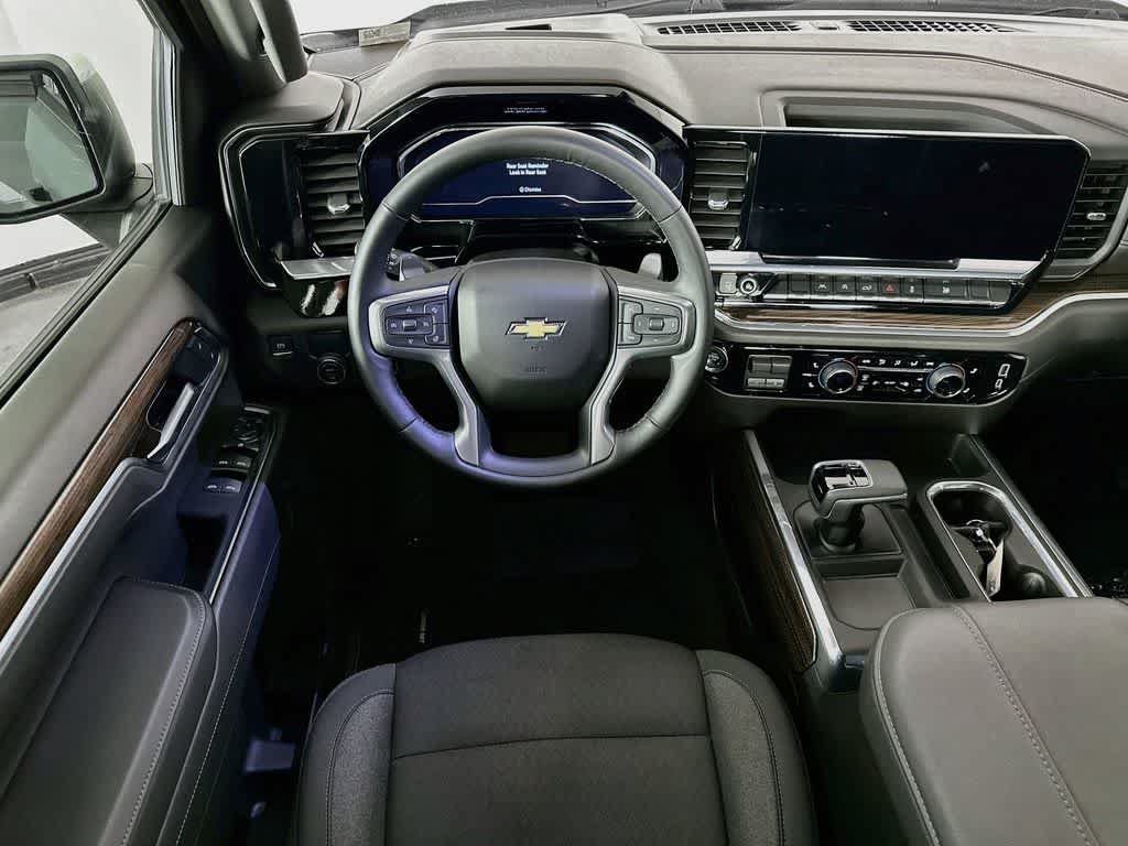 Used 2025 Chevrolet Silverado 1500 LT RWD image 10