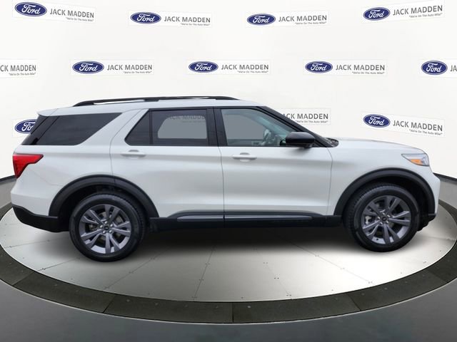 Certified 2022 Ford Explorer XLT w/ Equipment Group 202A image 2