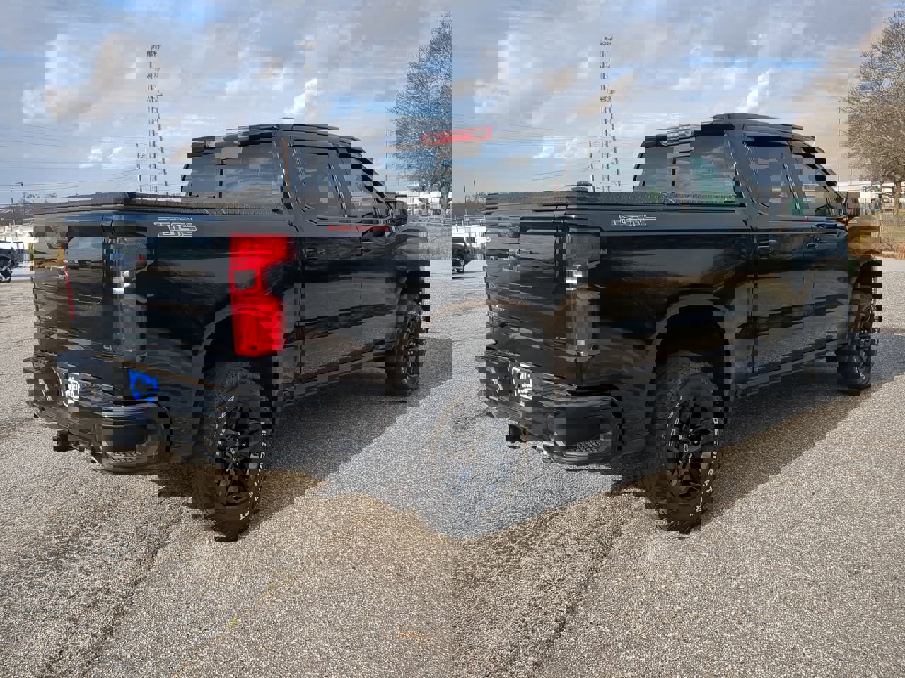 Used 2021 Chevrolet Silverado 1500 LT Trail Boss w/ Convenience Package II image 4