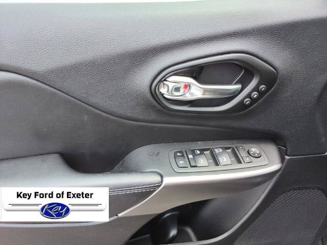 Used 2022 Jeep Cherokee Limited AWD/4WD image 18