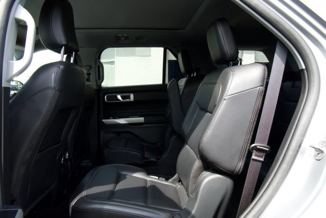 Certified 2021 Ford Explorer XLT w/ Equipment Group 202A AWD/4WD image 22