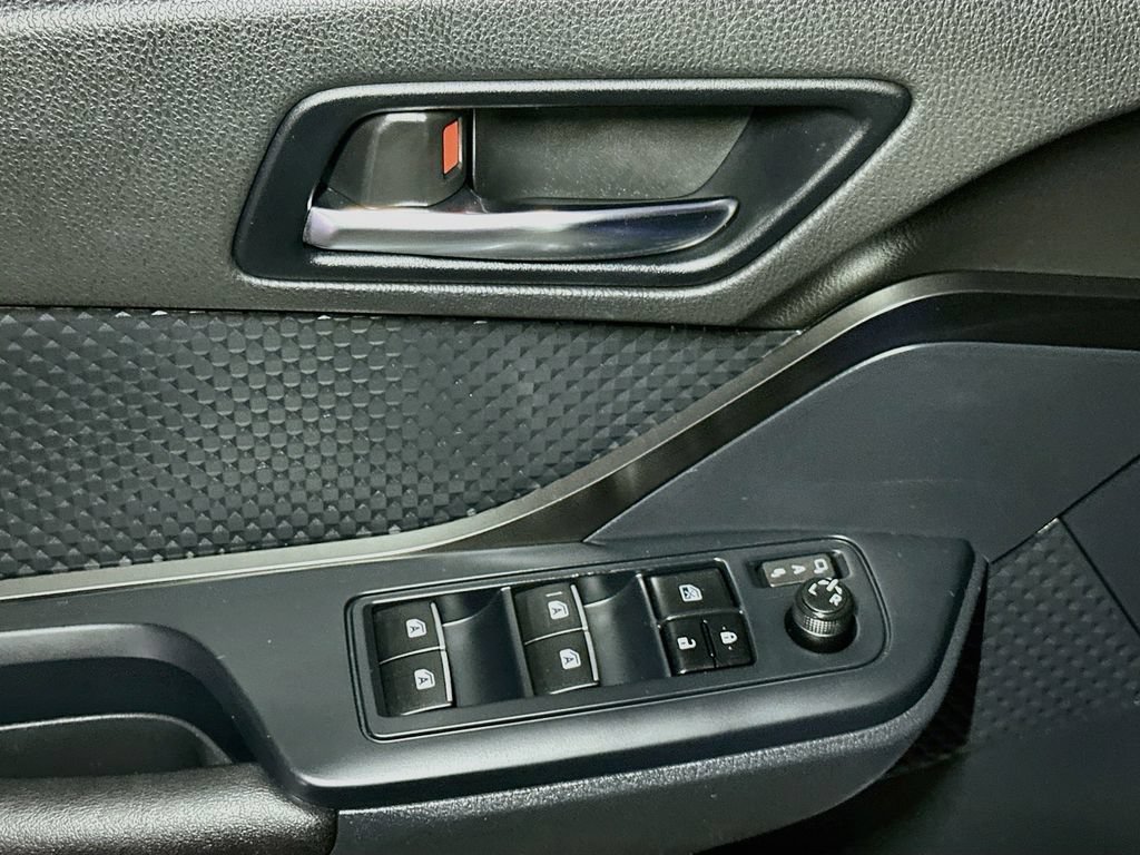 Used 2018 Toyota C-HR XLE FWD image 17