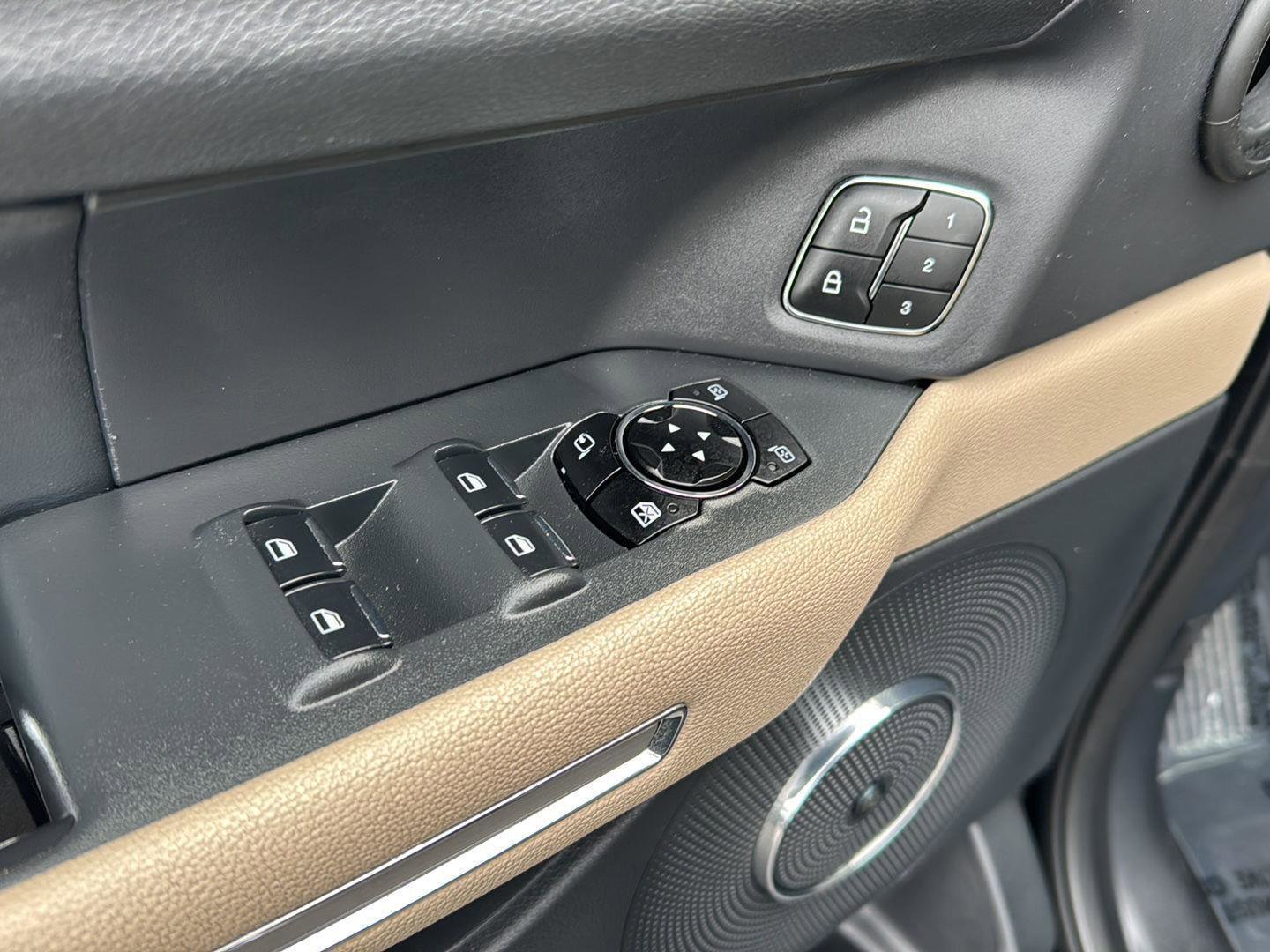 Certified 2023 Ford Expedition Limited image 29