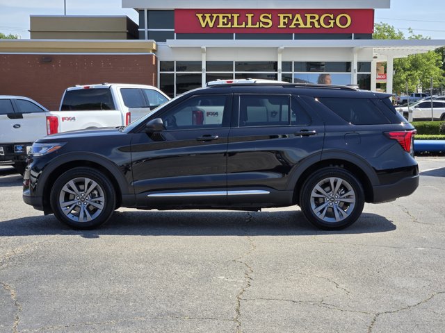 Certified 2025 Ford Explorer Active w/ Active Comfort Package AWD/4WD image 4