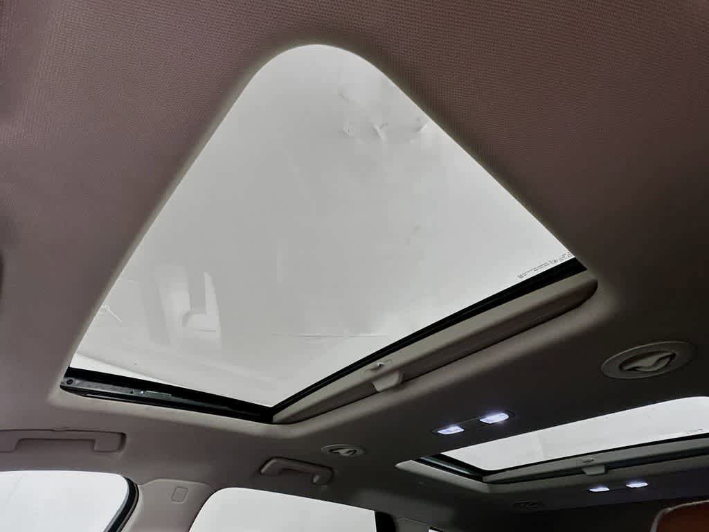 Used 2021 Buick Enclave Avenir w/ Avenir Technology Package FWD image 32
