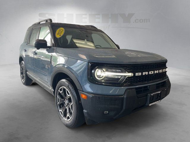 Certified 2025 Ford Bronco Sport Outer Banks w/ Outer Banks Tech Package+ AWD/4WD image 2