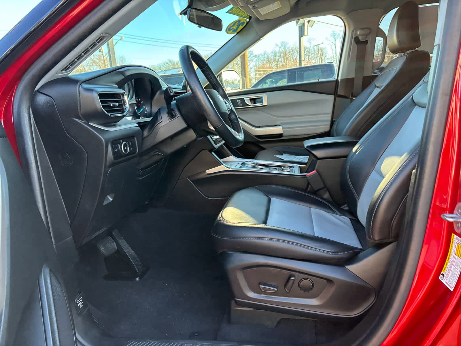 Certified 2023 Ford Explorer XLT w/ Equipment Group 202A image 13