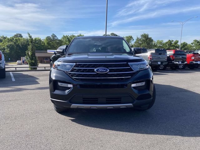 Certified 2024 Ford Explorer XLT w/ Equipment Group 202A AWD/4WD image 9