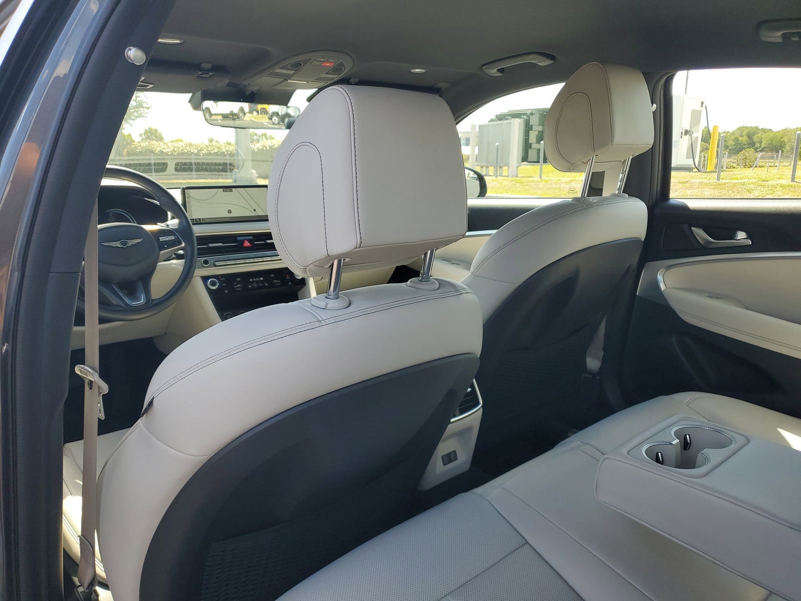 Used 2025 Genesis G70 2.5T RWD image 9