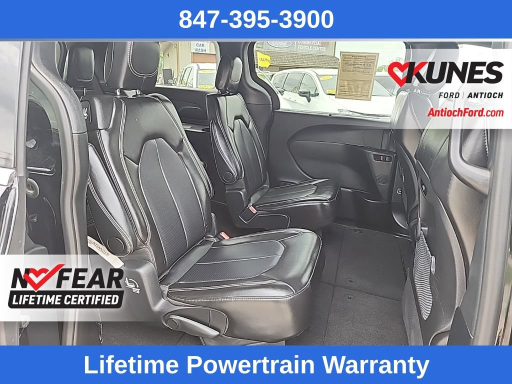 Used 2025 Chrysler Pacifica Select FWD image 39
