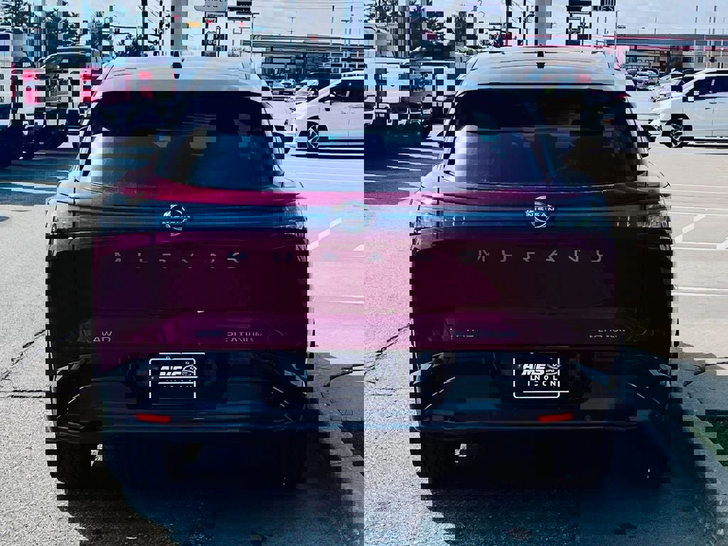 Used 2026 Nissan Murano Platinum w/ Cargo Package image 2