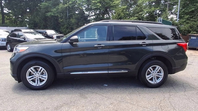Certified 2022 Ford Explorer XLT w/ Equipment Group 202A AWD/4WD image 4