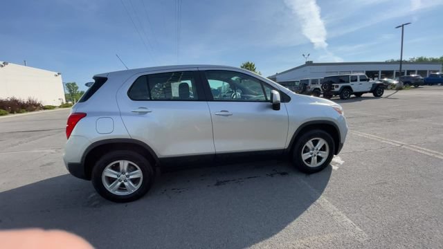 Used 2018 Chevrolet Trax LS AWD/4WD image 10