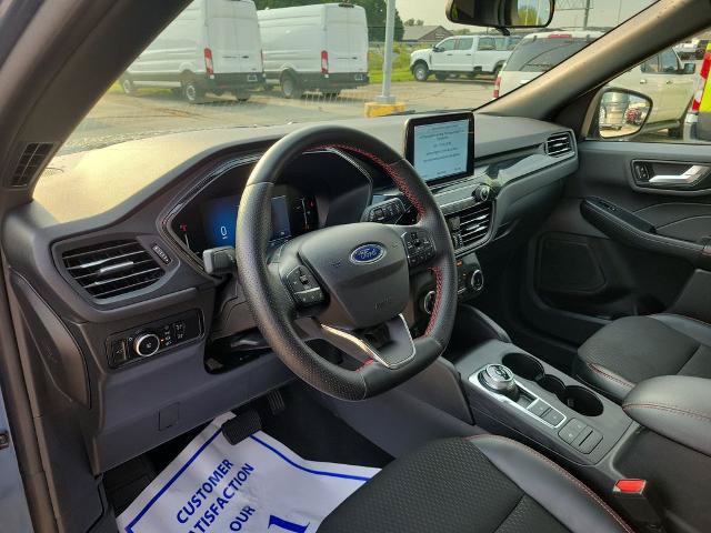 Certified 2025 Ford Escape ST-Line Select AWD/4WD image 16