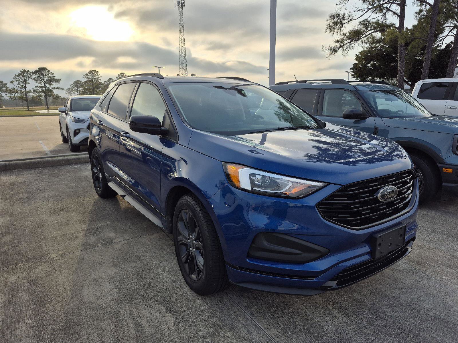 Certified 2022 Ford Edge SE w/ Black Appearance Package image 4