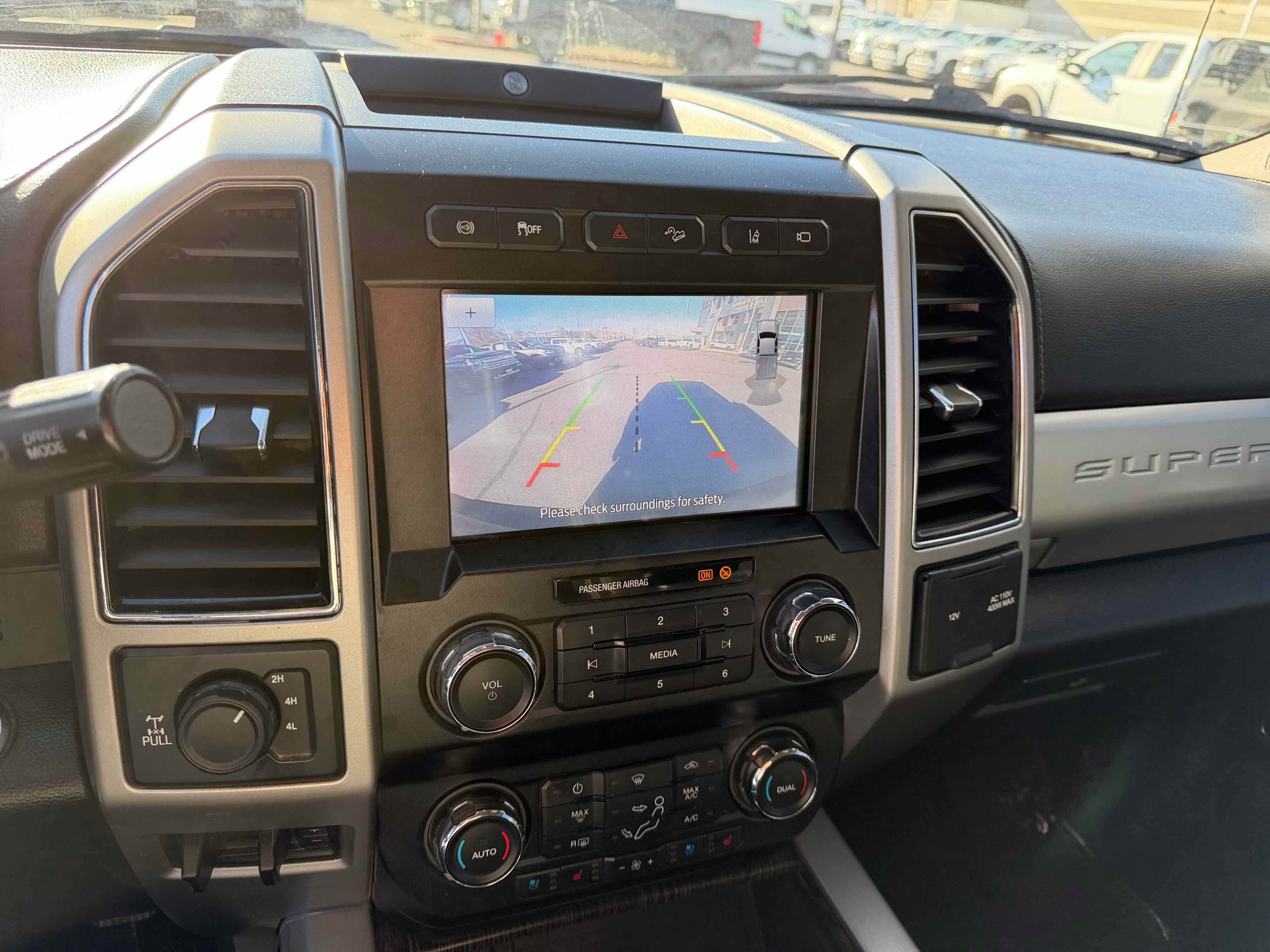 Certified 2020 Ford F350 Lariat w/ Lariat Ultimate Package image 23