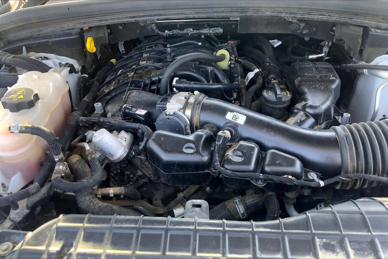 Used 2023 Jeep Grand Cherokee L Laredo RWD image 33
