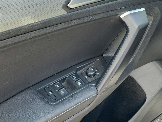 Used 2022 Volkswagen Tiguan S image 20