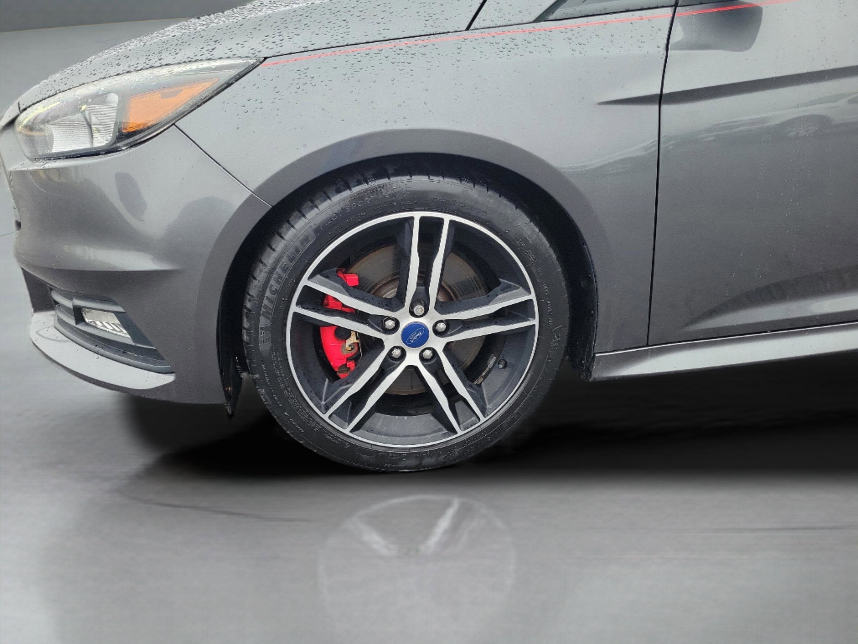 Certified 2018 Ford Focus ST image 28