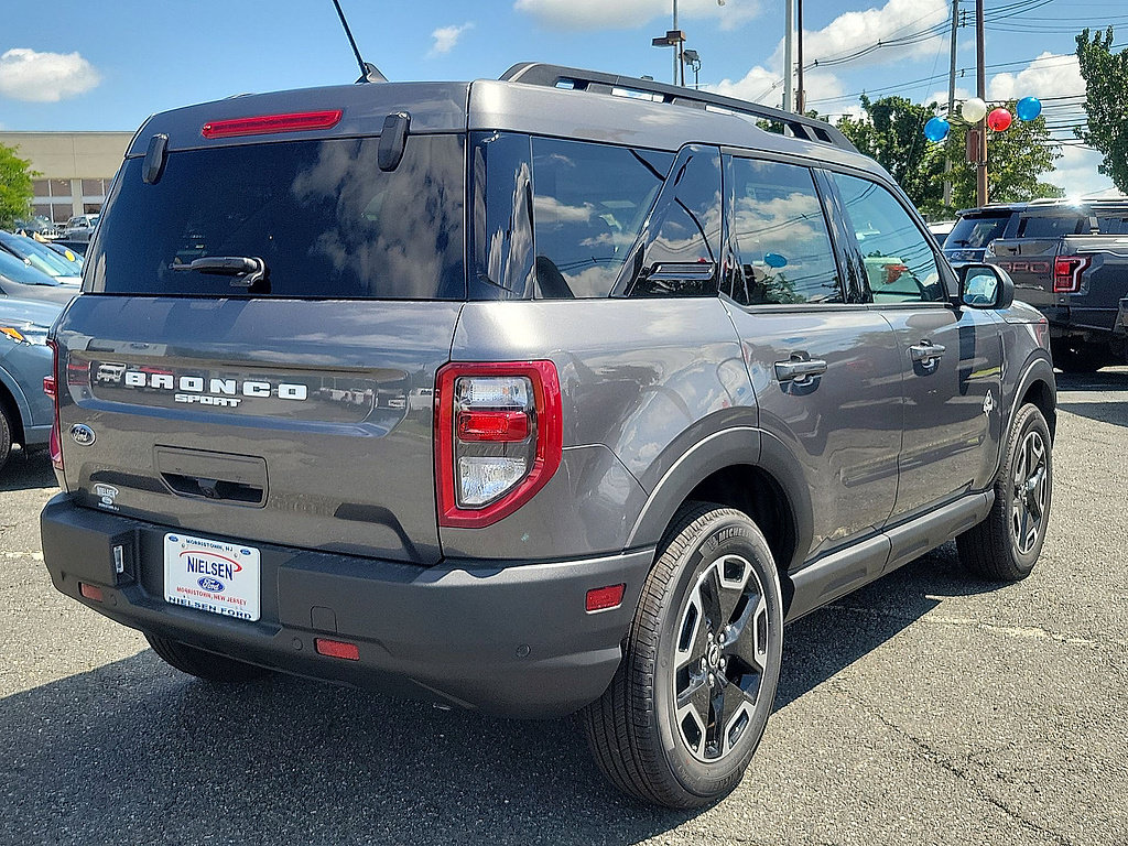 Certified 2023 Ford Bronco Sport Outer Banks w/ Tech Package AWD/4WD image 12