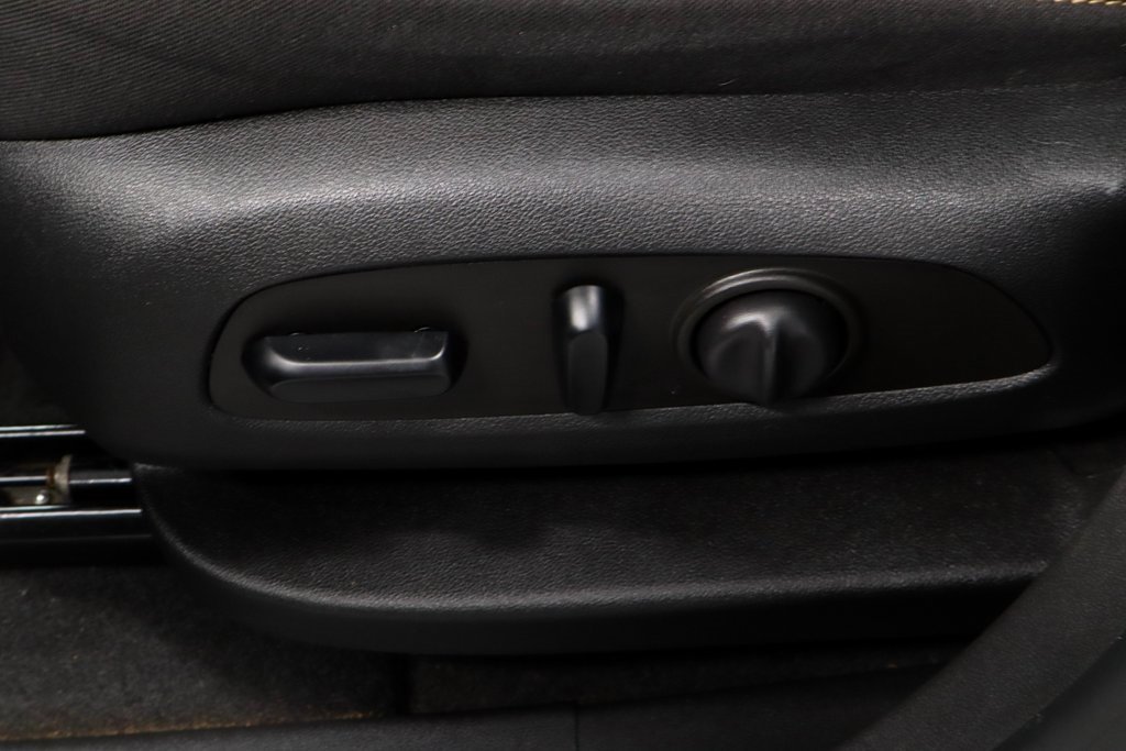 Used 2022 Chevrolet Equinox LT w/ Driver Convenience Package image 26