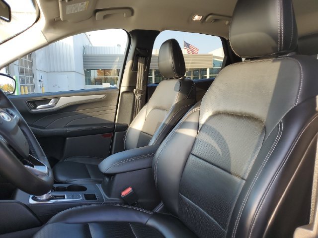 Certified 2024 Ford Escape Platinum AWD/4WD image 5