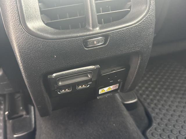 Used 2019 Jeep Cherokee Latitude Plus w/ Comfort/Convenience Group image 25