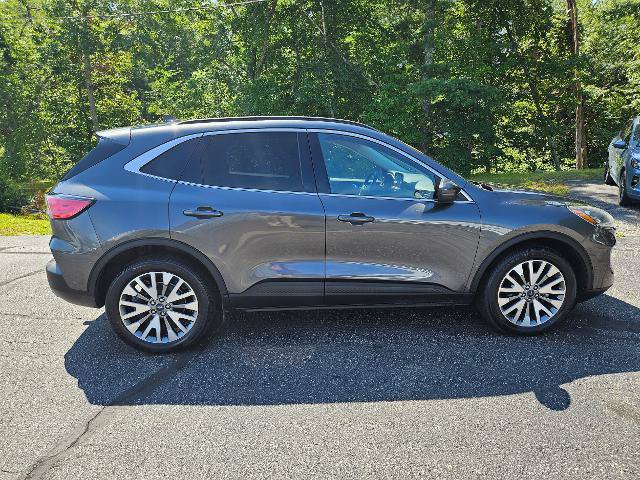 Certified 2020 Ford Escape Titanium w/ Titanium Premium Package 2.0 AWD/4WD image 4