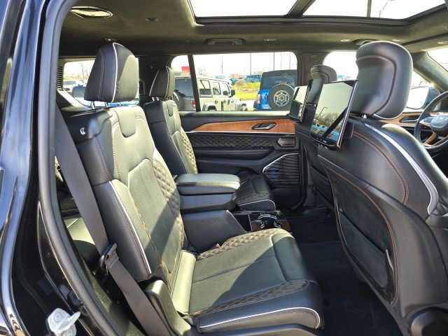 Used 2023 Jeep Grand Cherokee L Summit image 17