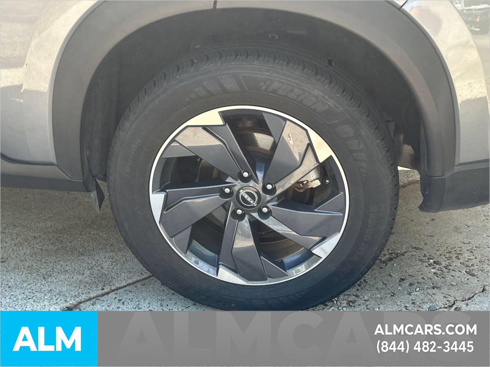 Used 2025 Nissan Rogue SV FWD image 38