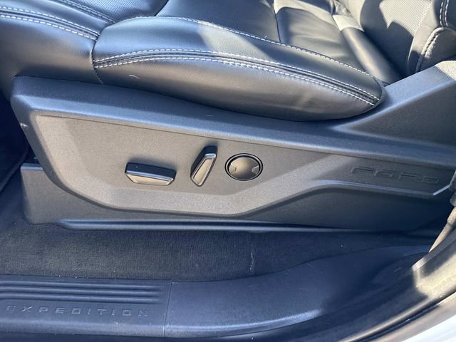 Certified 2025 Ford Expedition Platinum w/ Stealth Performance Package AWD/4WD image 27