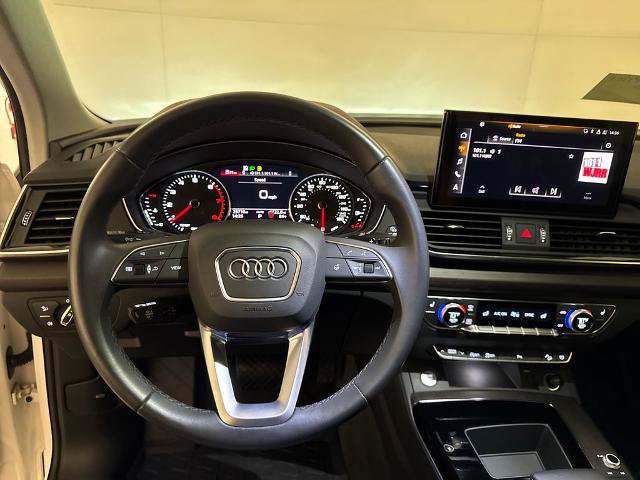 Used 2023 Audi Q5 2.0T Premium w/ Convenience Package AWD/4WD image 8