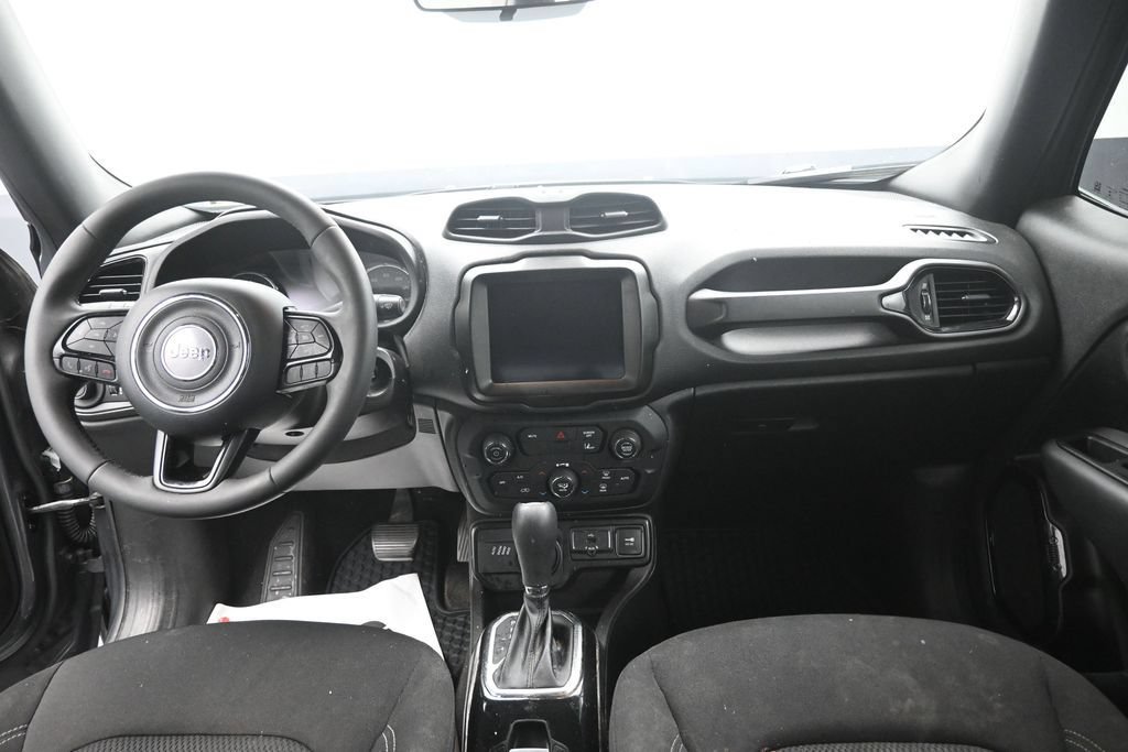 Used 2022 Jeep Renegade Altitude AWD/4WD image 10
